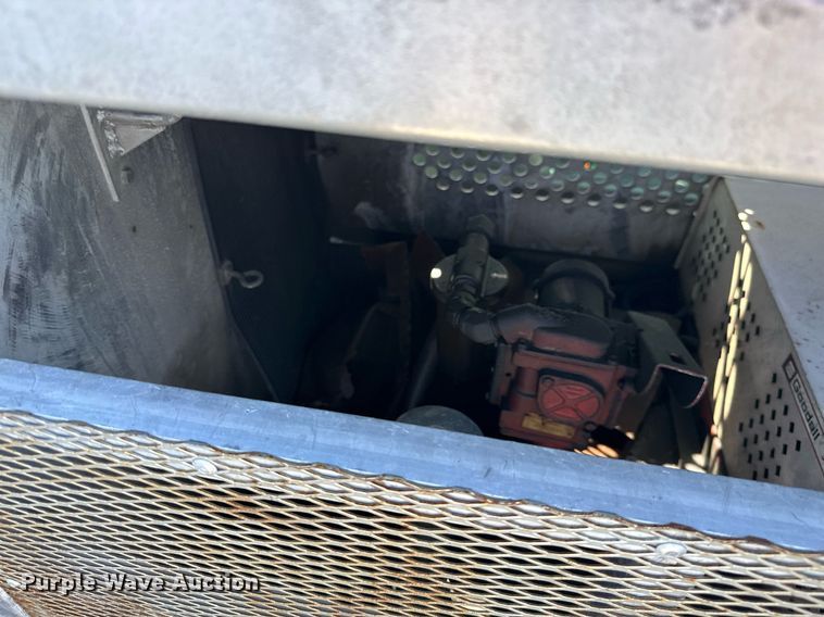 image for item DM6499 2005 Ford F350 Super Duty XL  utility bed pickup truck