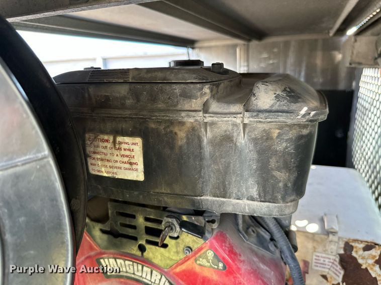 image for item DM6499 2005 Ford F350 Super Duty XL  utility bed pickup truck