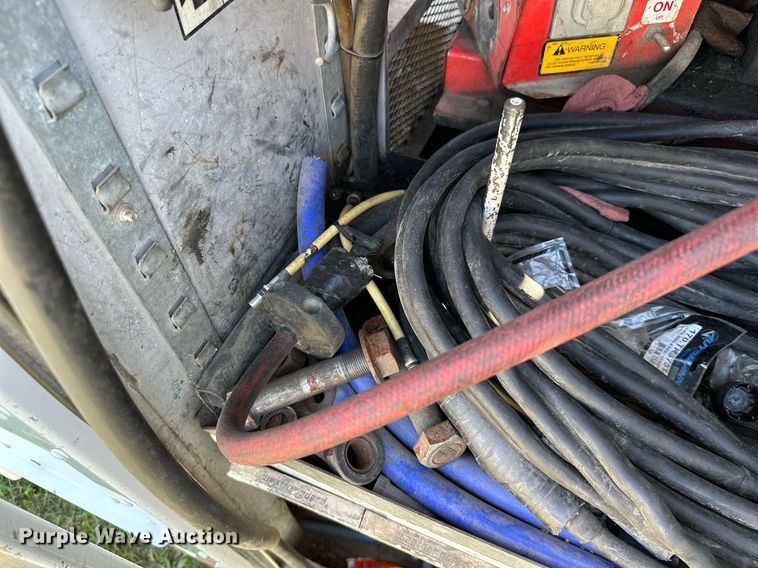 image for item DM6499 2005 Ford F350 Super Duty XL  utility bed pickup truck