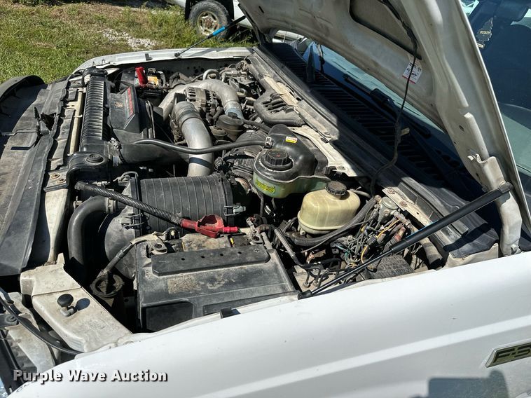 image for item DM6499 2005 Ford F350 Super Duty XL  utility bed pickup truck