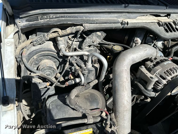 image for item DM6499 2005 Ford F350 Super Duty XL  utility bed pickup truck