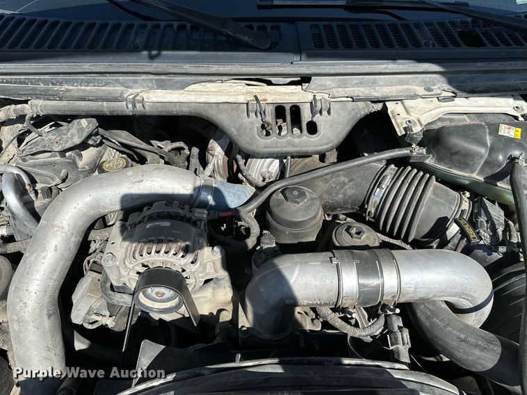 image for item DM6499 2005 Ford F350 Super Duty XL  utility bed pickup truck