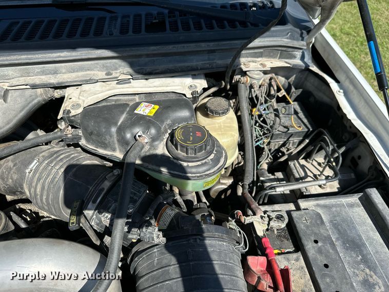 image for item DM6499 2005 Ford F350 Super Duty XL  utility bed pickup truck