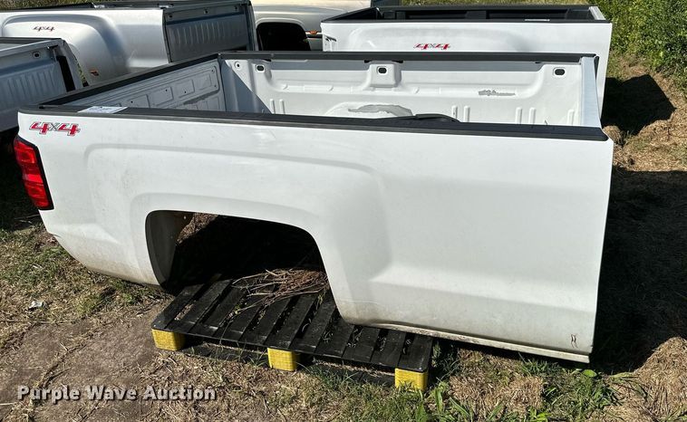 image for item DM6509 2015 Chevrolet Silverado 2500  pickup truck bed