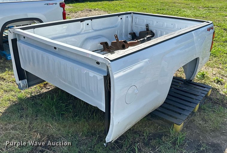 image for item DM6510 2015 Chevrolet Silverado 2500  pickup truck bed