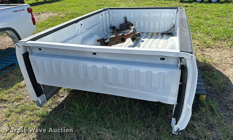 image for item DM6510 2015 Chevrolet Silverado 2500  pickup truck bed