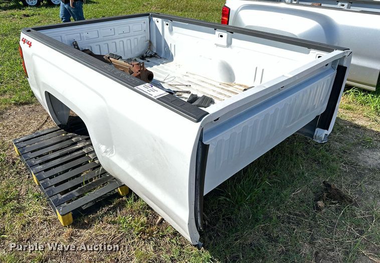 image for item DM6510 2015 Chevrolet Silverado 2500  pickup truck bed