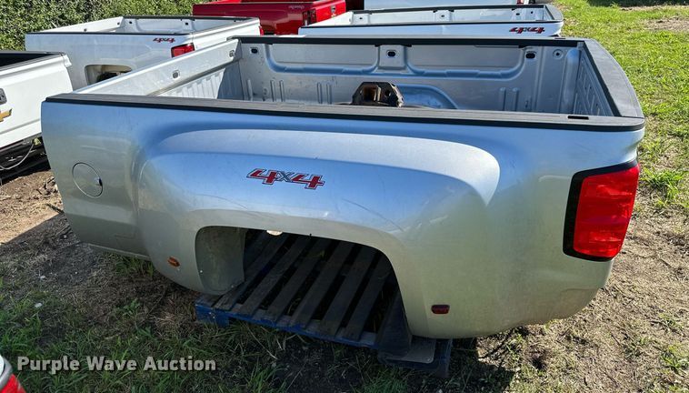 image for item DM6511 2015 Chevrolet Silverado 2500  pickup truck bed