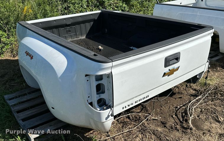 image for item DM6512 2015 Chevrolet Silverado 3500  pickup truck bed