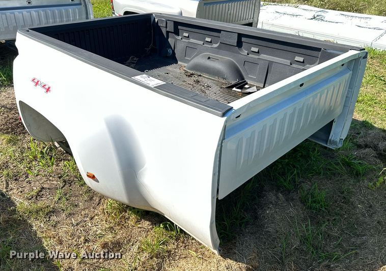 image for item DM6512 2015 Chevrolet Silverado 3500  pickup truck bed