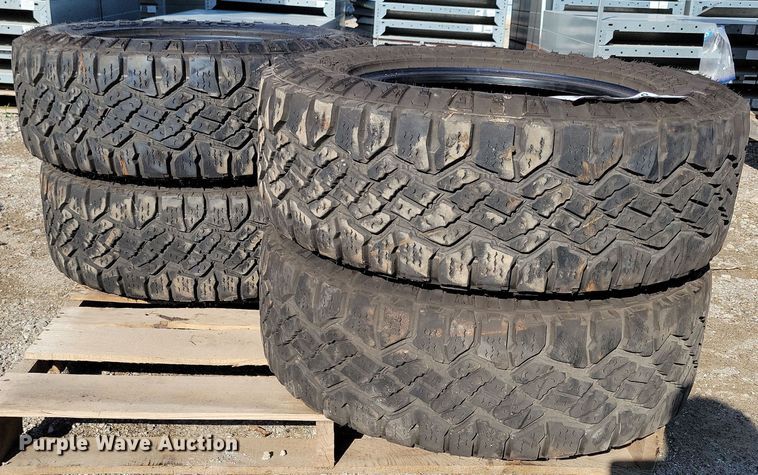 image for item DN4135 (4) Goodyear Wrangler LT275/65R18