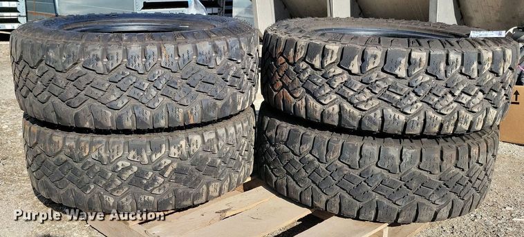 image for item DN4135 (4) Goodyear Wrangler LT275/65R18