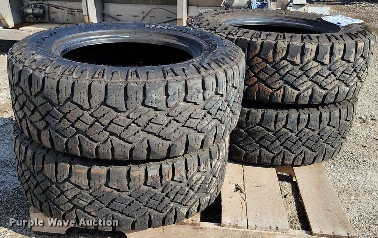 image for item DN4135 (4) Goodyear Wrangler LT275/65R18
