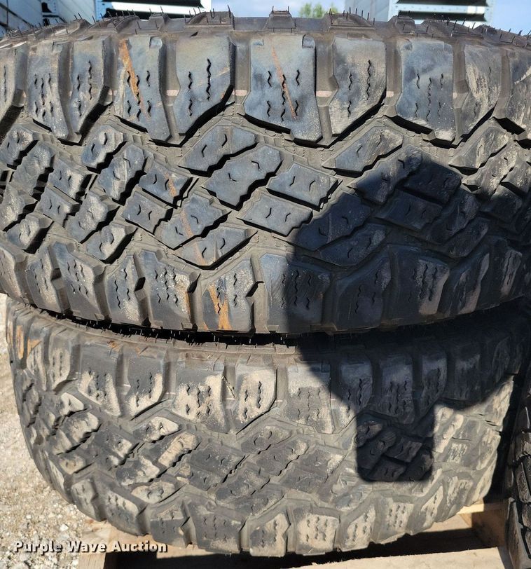 image for item DN4135 (4) Goodyear Wrangler LT275/65R18