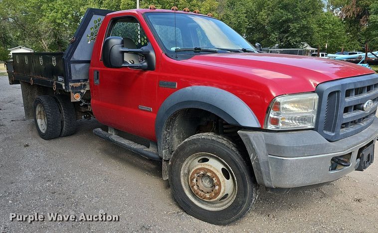 image for item DN8724 2006 Ford F450 Super Duty XL  flatbed truck