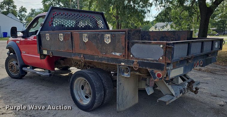 image for item DN8724 2006 Ford F450 Super Duty XL  flatbed truck