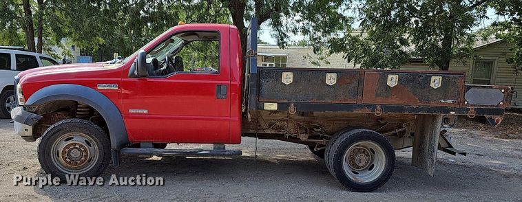 image for item DN8724 2006 Ford F450 Super Duty XL  flatbed truck