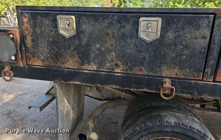 image for item DN8724 2006 Ford F450 Super Duty XL  flatbed truck
