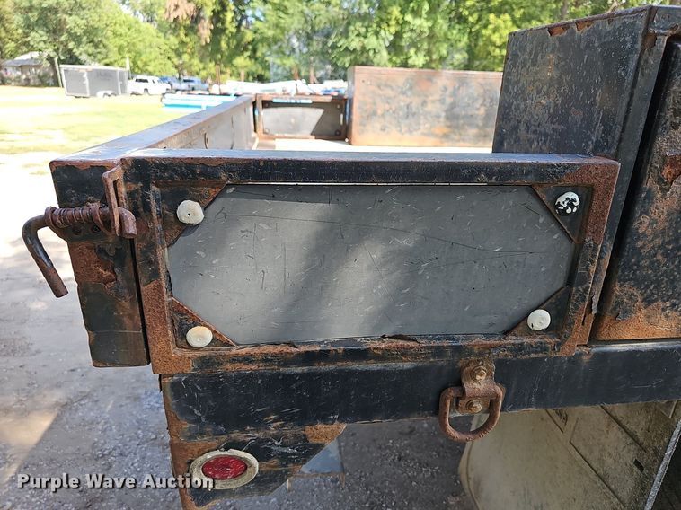 image for item DN8724 2006 Ford F450 Super Duty XL  flatbed truck