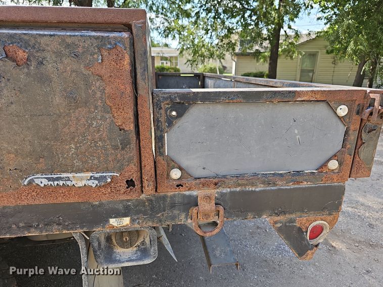 image for item DN8724 2006 Ford F450 Super Duty XL  flatbed truck