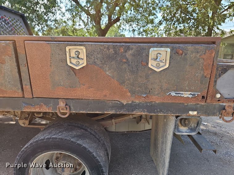 image for item DN8724 2006 Ford F450 Super Duty XL  flatbed truck