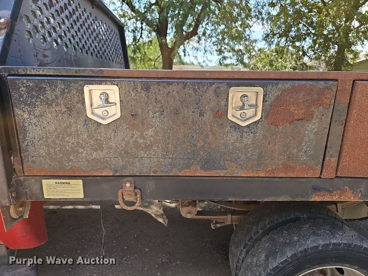 image for item DN8724 2006 Ford F450 Super Duty XL  flatbed truck