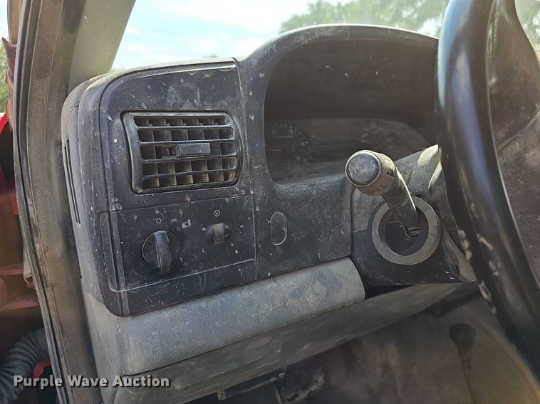 image for item DN8724 2006 Ford F450 Super Duty XL  flatbed truck