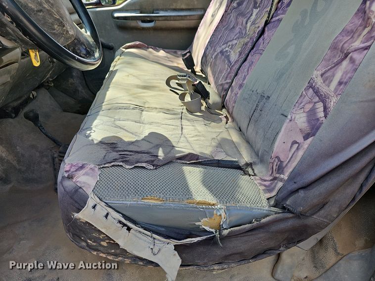 image for item DN8724 2006 Ford F450 Super Duty XL  flatbed truck