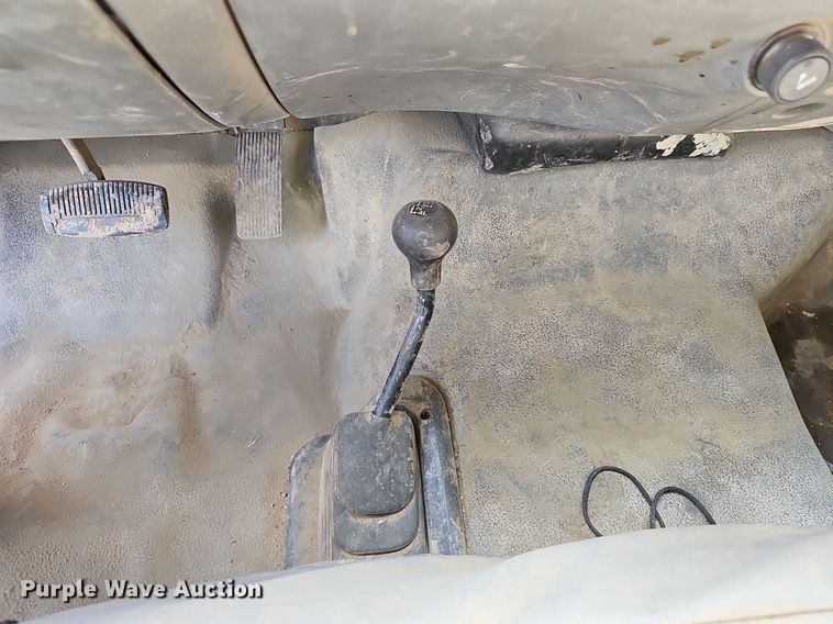 image for item DN8724 2006 Ford F450 Super Duty XL  flatbed truck