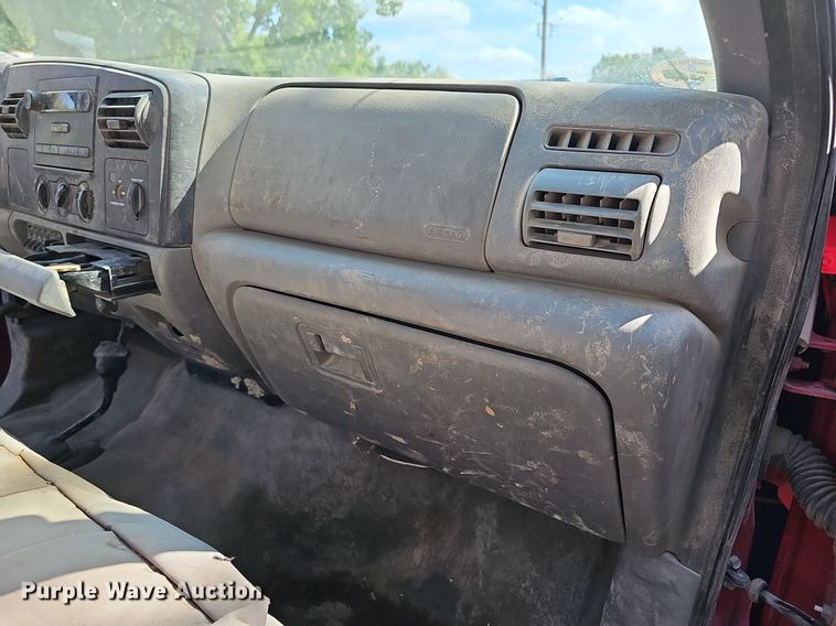 image for item DN8724 2006 Ford F450 Super Duty XL  flatbed truck