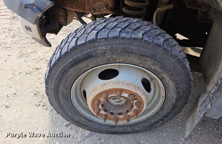 image for item DN8724 2006 Ford F450 Super Duty XL  flatbed truck