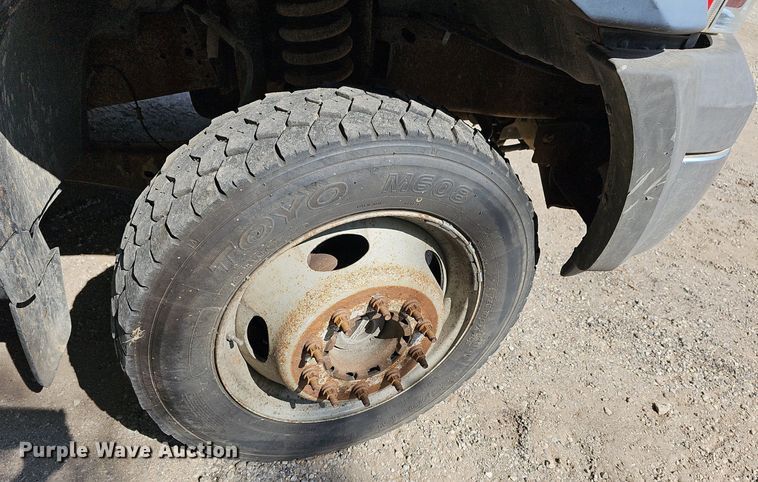 image for item DN8724 2006 Ford F450 Super Duty XL  flatbed truck