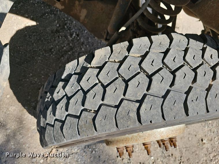 image for item DN8724 2006 Ford F450 Super Duty XL  flatbed truck