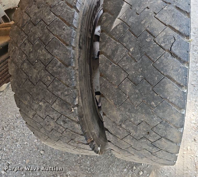 image for item DN8724 2006 Ford F450 Super Duty XL  flatbed truck