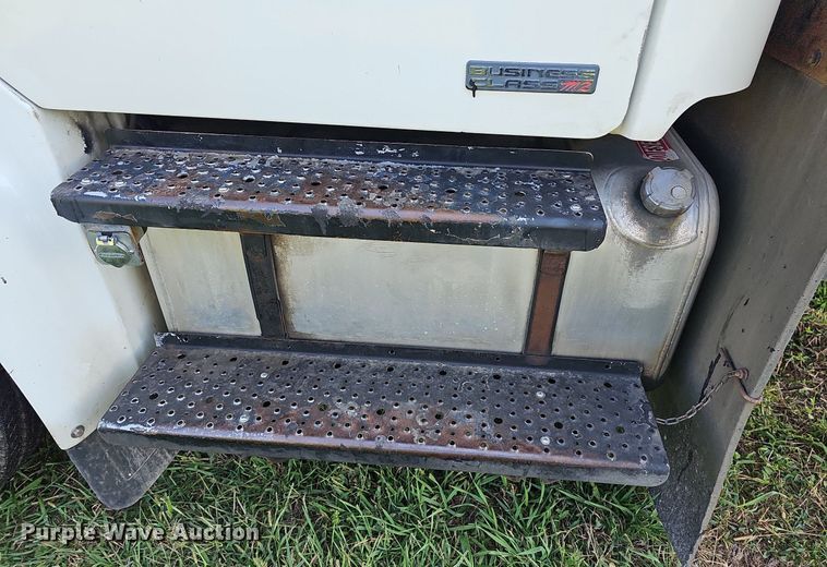 image for item DN8736 2007 Freightliner Business Class M2  box truck