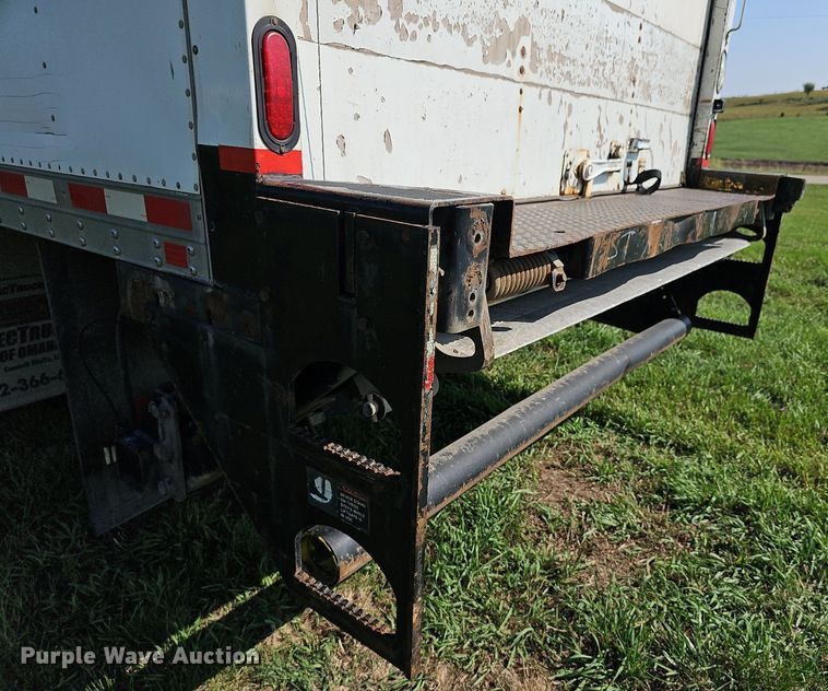 image for item DN8736 2007 Freightliner Business Class M2  box truck