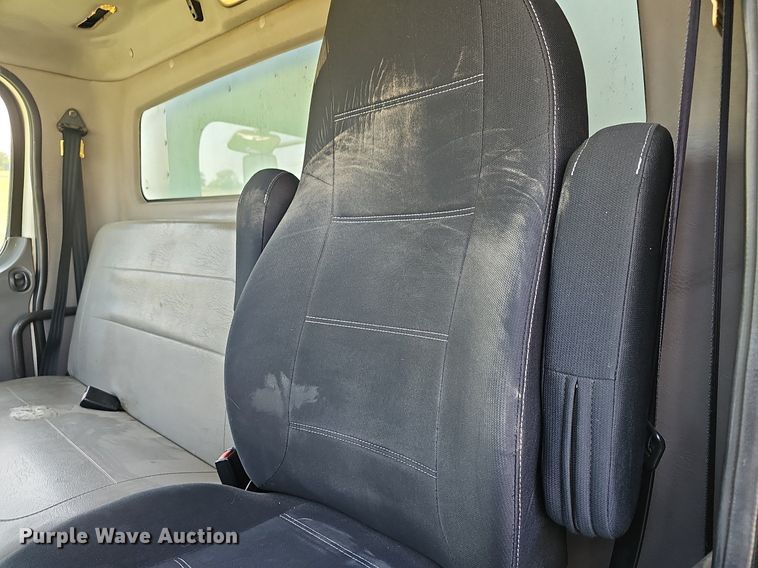 image for item DN8736 2007 Freightliner Business Class M2  box truck