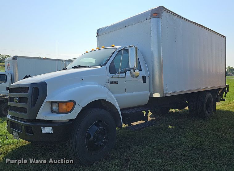 image for item DN8738 2005 Ford F750 Super Duty XL  box truck