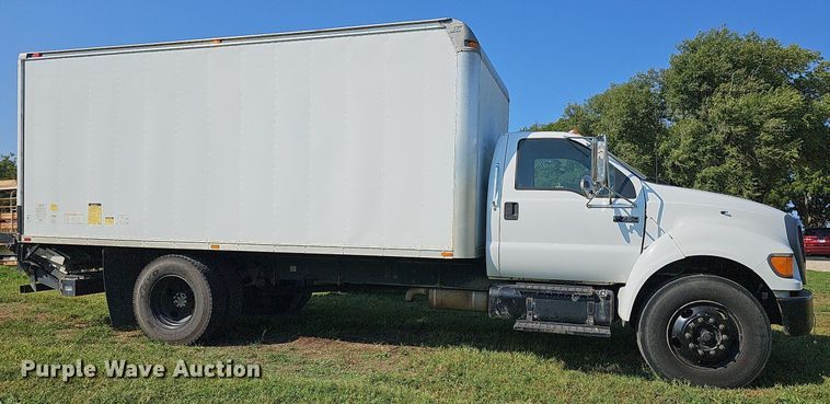 image for item DN8738 2005 Ford F750 Super Duty XL  box truck