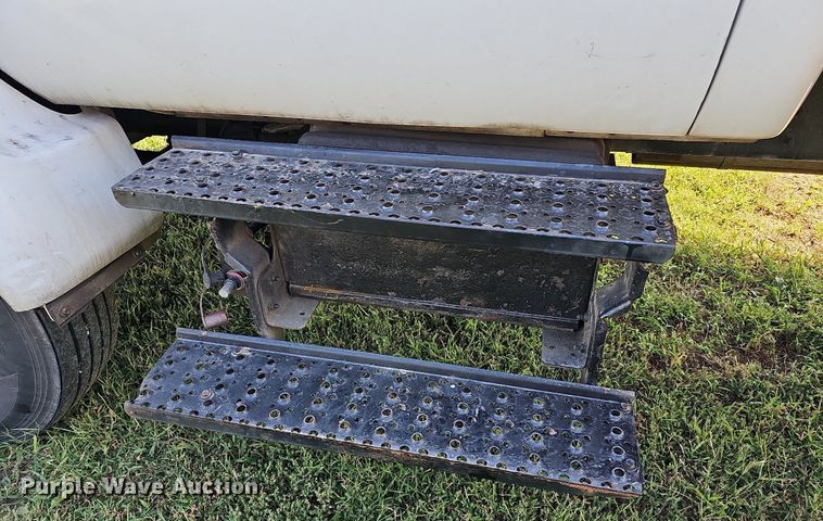 image for item DN8738 2005 Ford F750 Super Duty XL  box truck