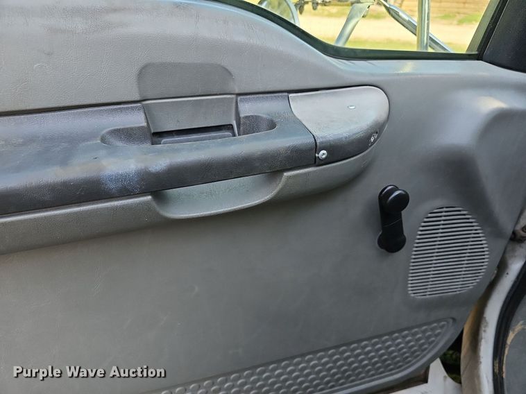 image for item DN8738 2005 Ford F750 Super Duty XL  box truck