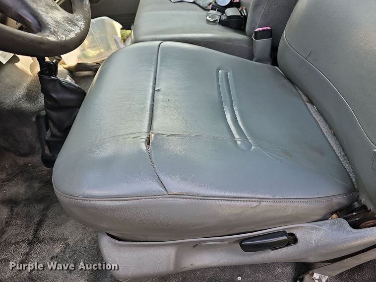 image for item DN8738 2005 Ford F750 Super Duty XL  box truck