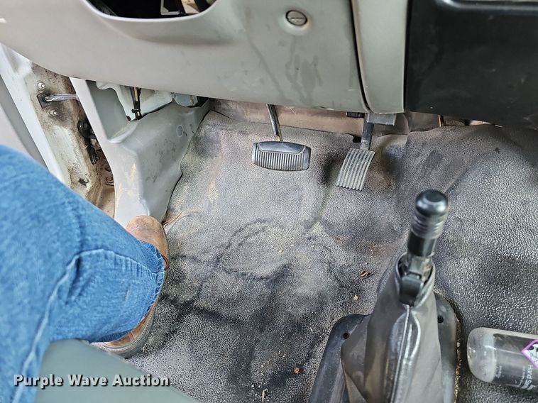 image for item DN8738 2005 Ford F750 Super Duty XL  box truck