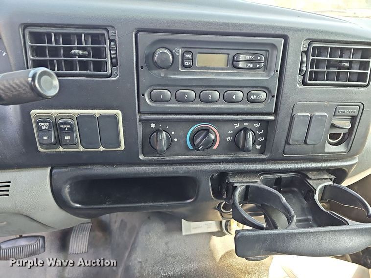 image for item DN8738 2005 Ford F750 Super Duty XL  box truck