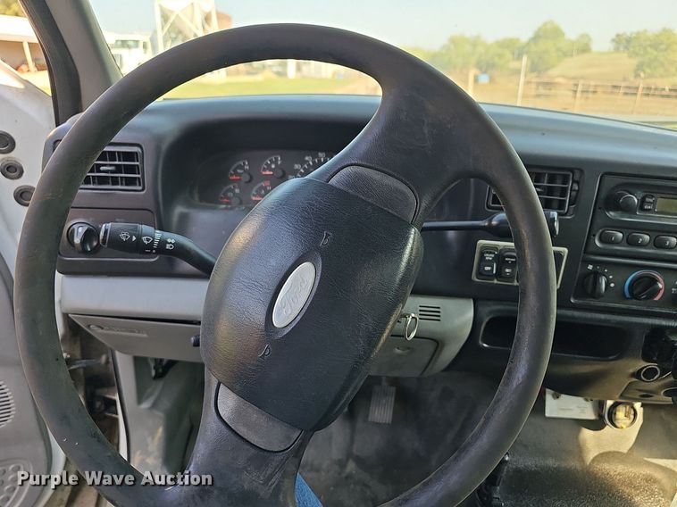 image for item DN8738 2005 Ford F750 Super Duty XL  box truck