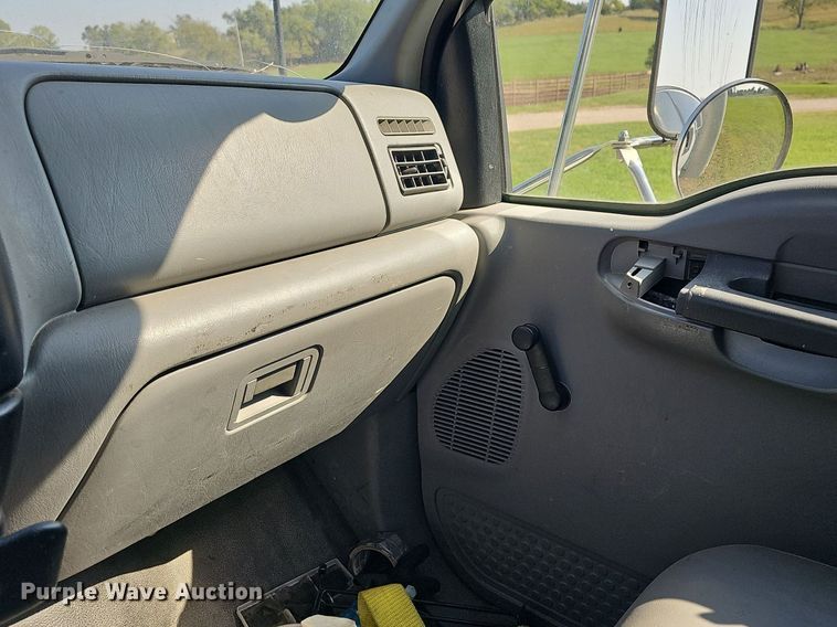 image for item DN8738 2005 Ford F750 Super Duty XL  box truck