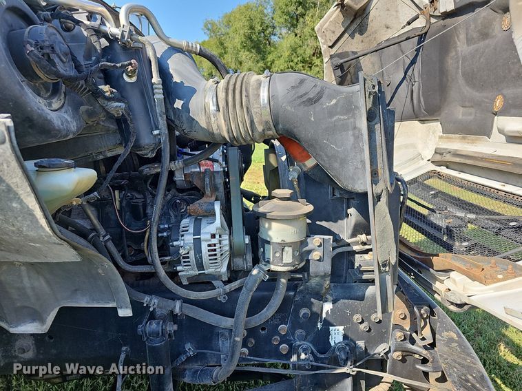 image for item DN8738 2005 Ford F750 Super Duty XL  box truck