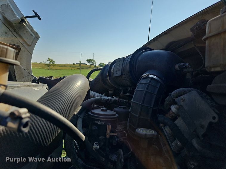 image for item DN8738 2005 Ford F750 Super Duty XL  box truck