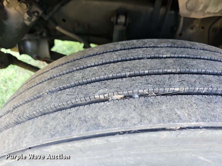 image for item DN8738 2005 Ford F750 Super Duty XL  box truck