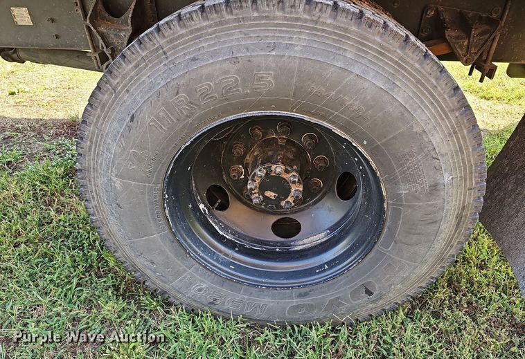 image for item DN8738 2005 Ford F750 Super Duty XL  box truck